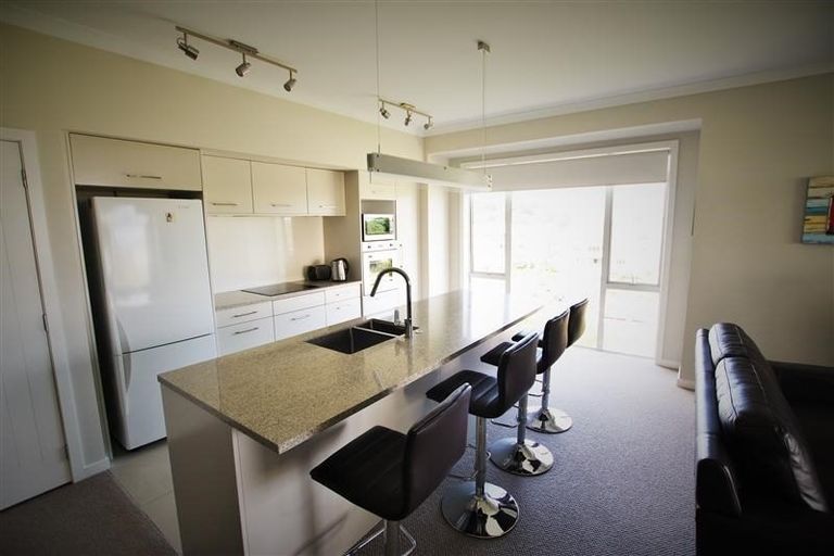 Photo of property in 102 Landmark Terrace, Orewa, 0931