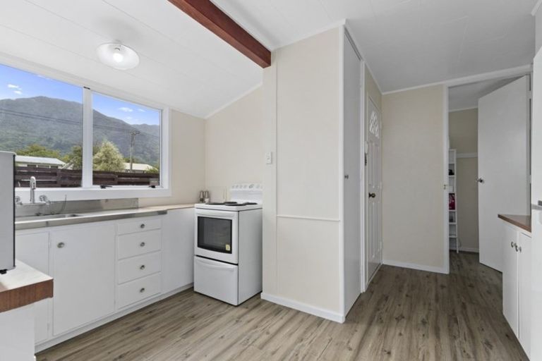 Photo of property in 35 Stirling Street, Te Aroha, 3320