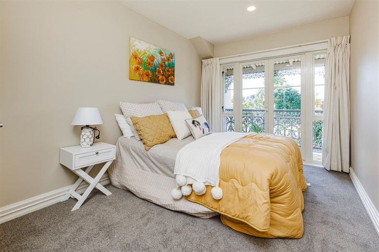 Photo of property in 10 Leneford Drive, East Tamaki, Auckland, 2013