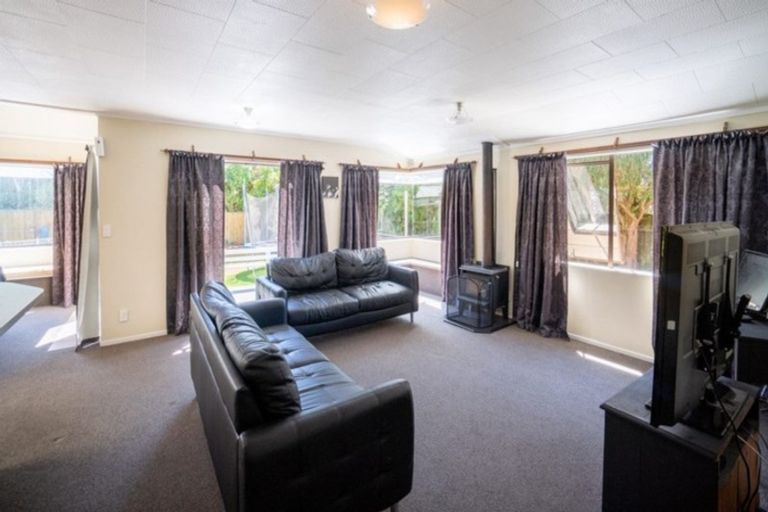 Photo of property in 32 Rosedale Crescent, Cloverlea, Palmerston North, 4412