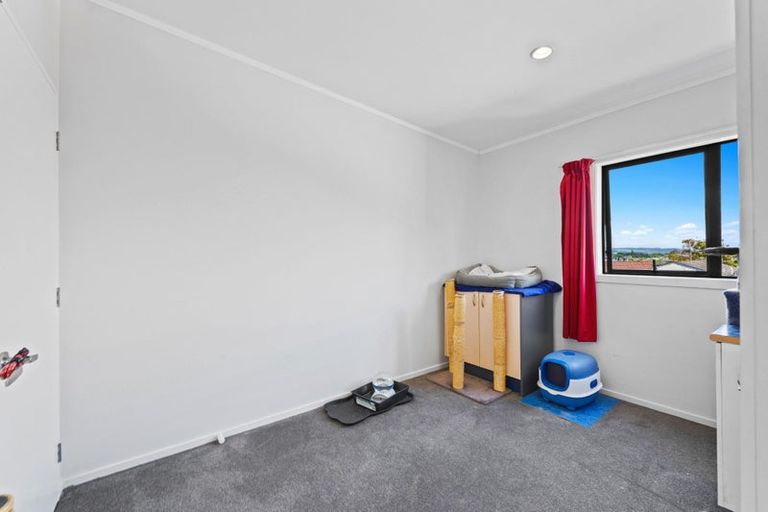 Photo of property in 28 Kevale Place, Manurewa, Auckland, 2102