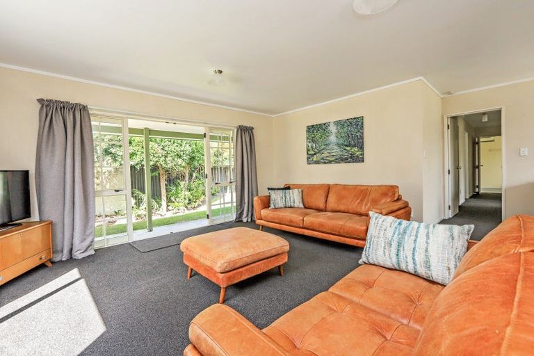 Photo of property in 6 Howard Road, Taradale, Napier, 4112