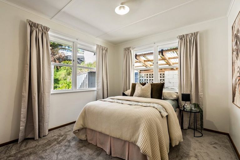 Photo of property in 61 Beazley Avenue, Paparangi, Wellington, 6037