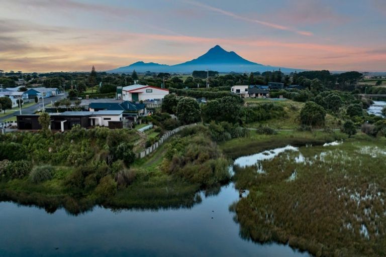 Photo of property in 6 Aytoun Street, Opunake, 4616