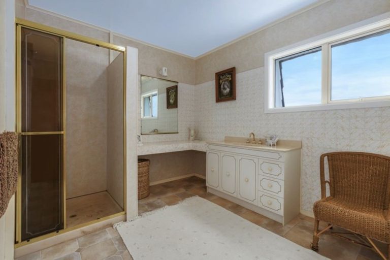 Photo of property in 6 Compass Way, Whitby, Porirua, 5024