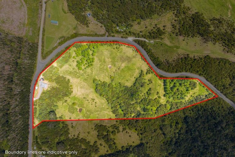 Photo of property in 827 Tinopai Road, Tinopai, Matakohe, 0593