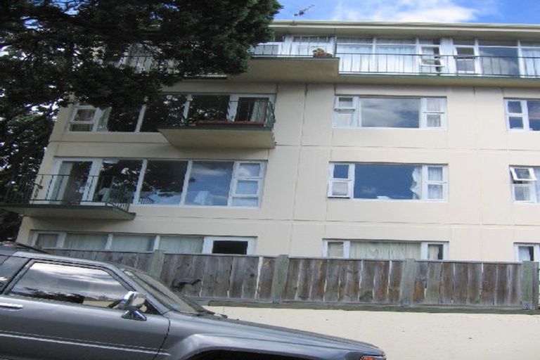 Photo of property in 6/4 Scarborough Terrace, Mount Victoria, Wellington, 6011