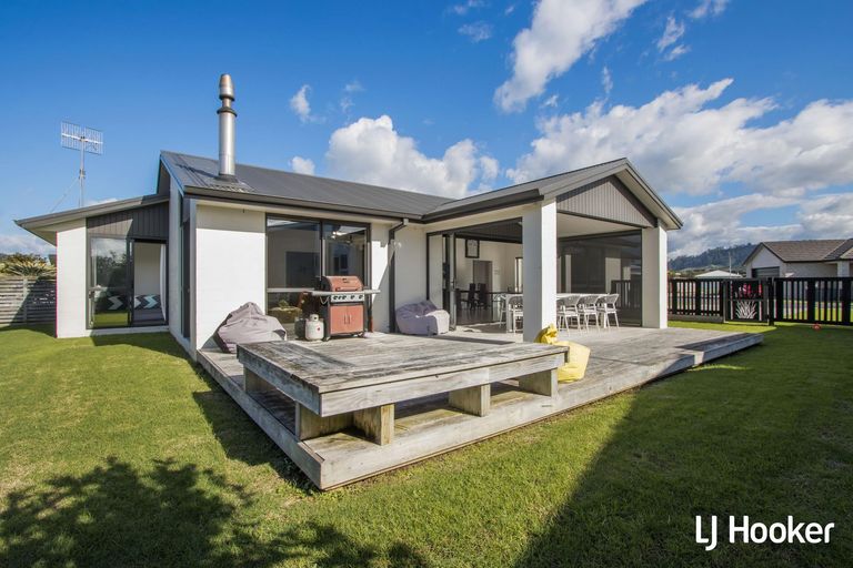 Photo of property in 26 Reel Road, Athenree, Waihi Beach, 3611