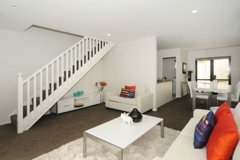 Photo of property in 4/25 Hollies Crescent, Johnsonville, Wellington, 6037