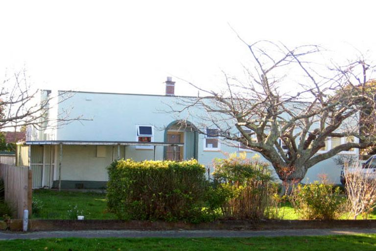 Photo of property in 20 Savage Crescent, West End, Palmerston North, 4412