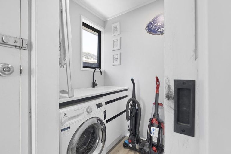 Photo of property in 7 Colonial Place, Kelvin Grove, Palmerston North, 4414