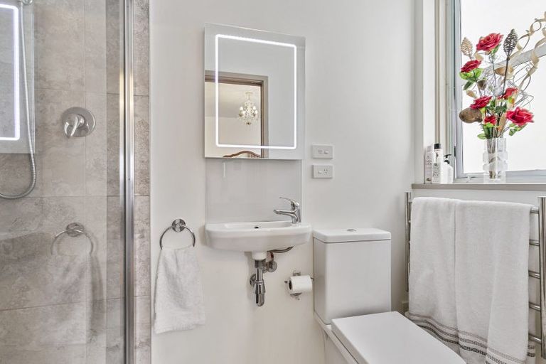 Photo of property in Wharenui Apartments, 274 Oriental Parade, Oriental Bay, Wellington, 6011