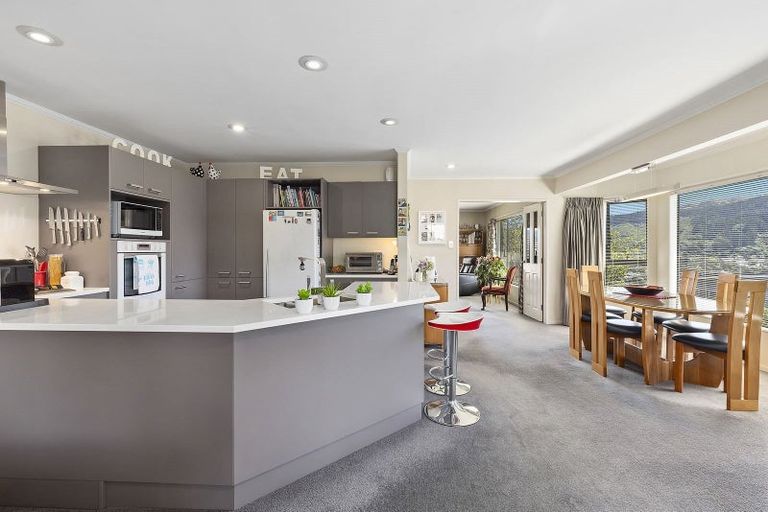 Photo of property in 95 Woodman Drive, Tawa, Wellington, 5028