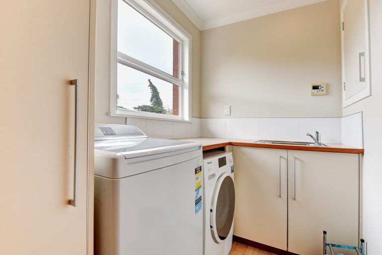 Photo of property in 19 Tregarth Street, Saint Johns Hill, Whanganui, 4501