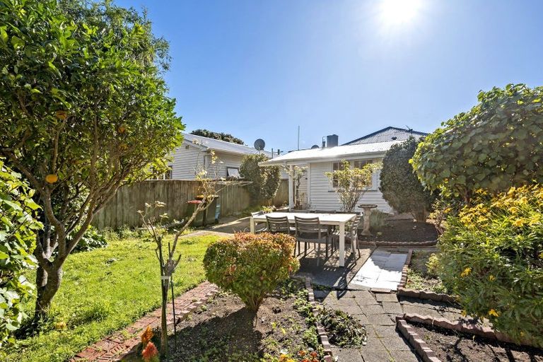 Photo of property in 7 Konini Street, Eastbourne, Lower Hutt, 5013