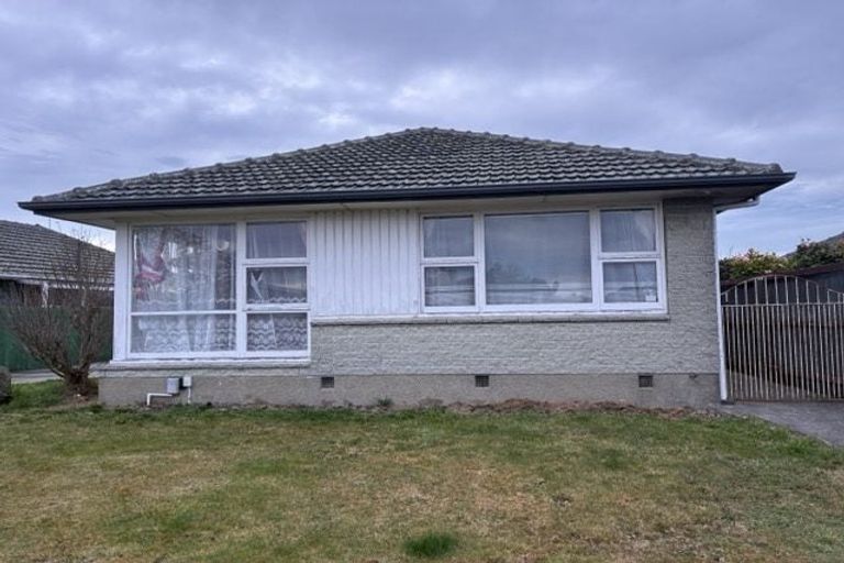 Photo of property in 13 Oriana Crescent, Hornby, Christchurch, 8042