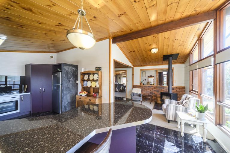 Photo of property in 3 Alma Place, Milson, Palmerston North, 4414