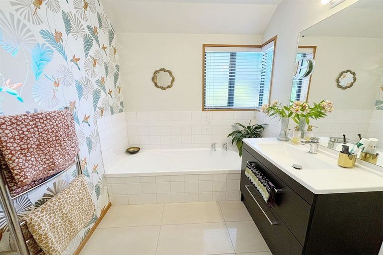 Photo of property in 30 Galway Avenue, Bryndwr, Christchurch, 8052