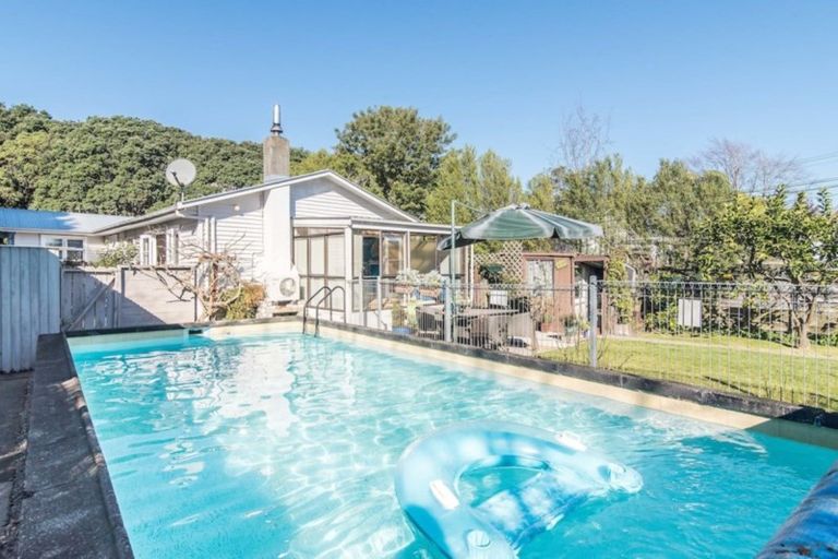 Photo of property in 119 Amohia Street, Paraparaumu, 5032