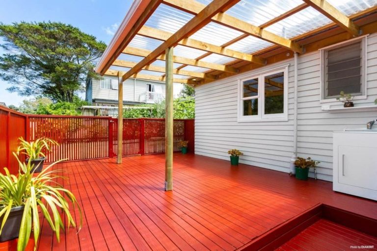 Photo of property in 2/42 Pomaria Road, Henderson, Auckland, 0610