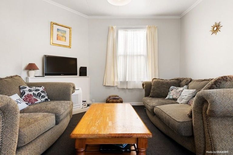 Photo of property in 113 Northland Road, Northland, Wellington, 6012