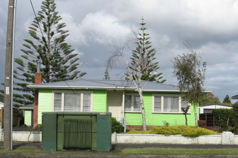Photo of property in 48 Matipo Road, Te Atatu Peninsula, Auckland, 0610