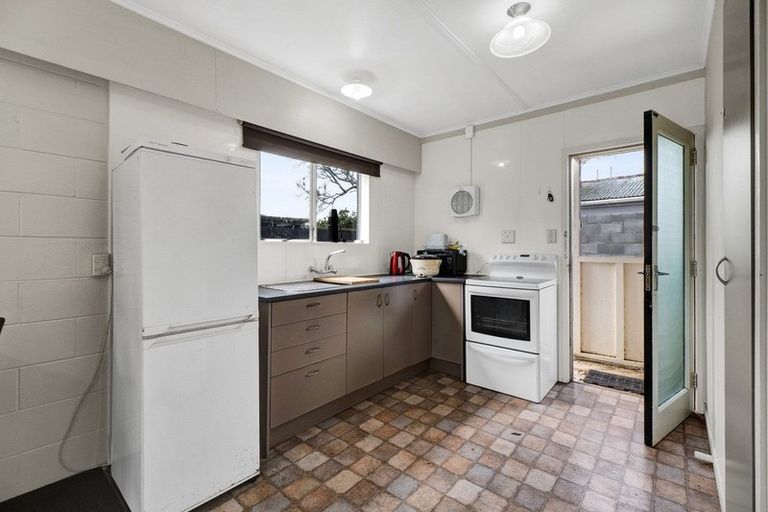 Photo of property in 4 Douglas Street, Hawera, 4610