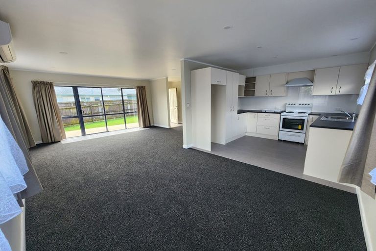 Photo of property in 1/14 Nerissa Place, Randwick Park, Auckland, 2105