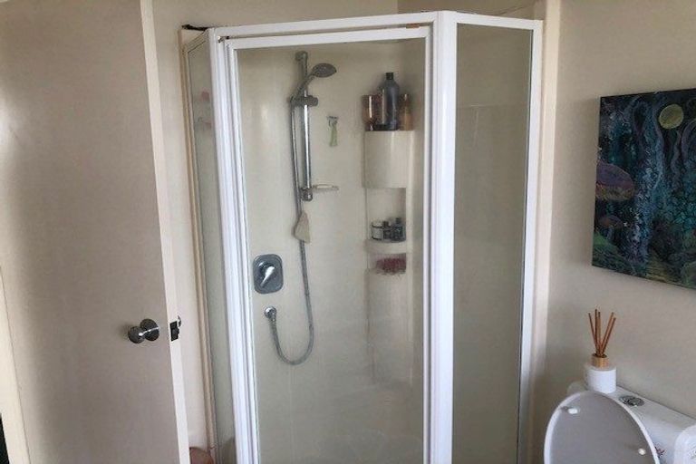 Photo of property in 31 Bronzewing Terrace, Unsworth Heights, Auckland, 0632