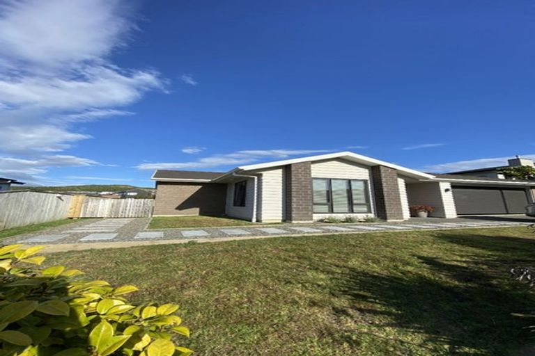 Photo of property in 13 John Burke Drive, Aotea, Porirua, 5024