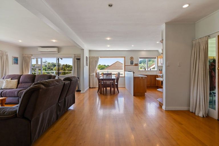 Photo of property in 61 Ranui Terrace, Tawa, Wellington, 5028