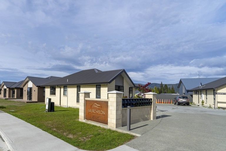 Photo of property in 28/10 Pop Andrew Drive, Te Anau, 9600
