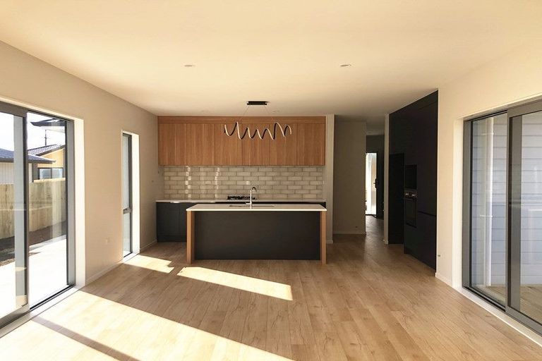 Photo of property in 5 Creswell Lane, Papakura, 2110