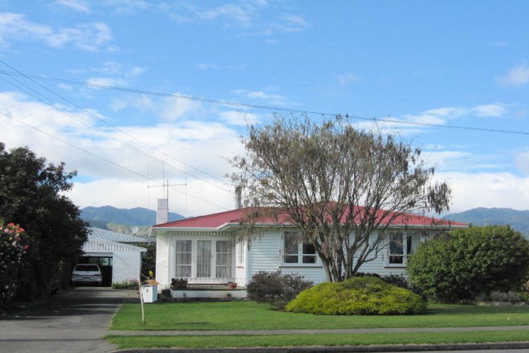 Photo of property in 8 Bartholomew Road, Levin, 5510