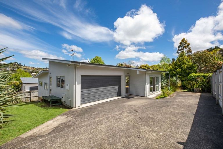 Photo of property in 23 Carento Way, Stanmore Bay, Whangaparaoa, 0932