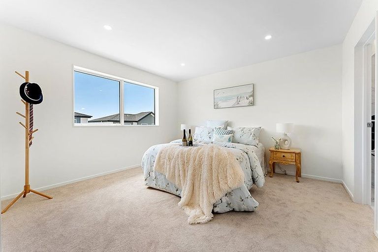 Photo of property in 8/4118a Great North Road, Glen Eden, Auckland, 0602