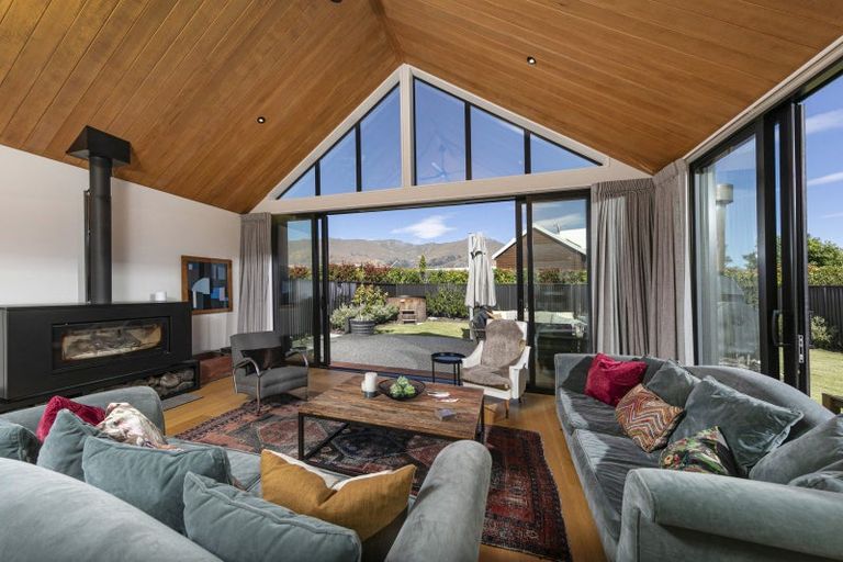 Photo of property in 170b Beacon Point Road, Wanaka, 9305