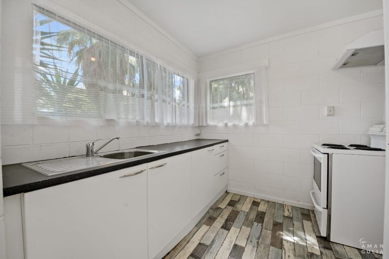 Photo of property in 3 Kathleen Street, Totara Vale, Auckland, 0627