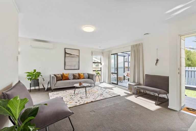 Photo of property in 2/15 Margan Avenue, New Lynn, Auckland, 0600