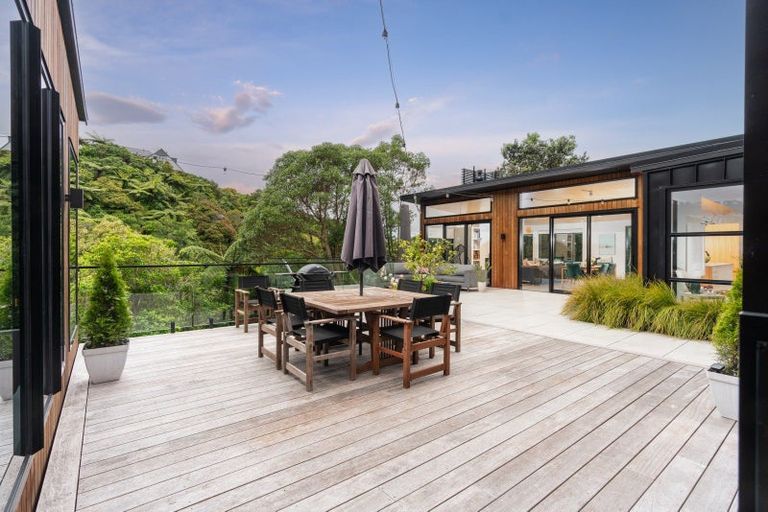 Photo of property in 17 Kim Street, Khandallah, Wellington, 6035