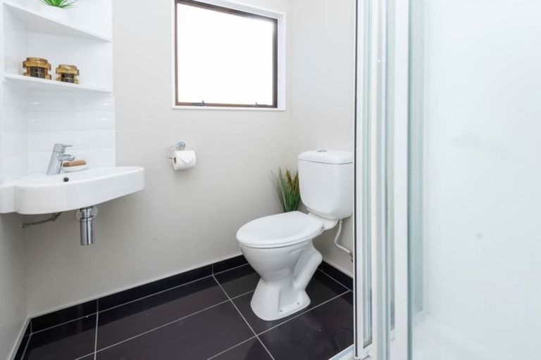 Photo of property in 2/26 Simmental Crescent, Somerville, Auckland, 2014