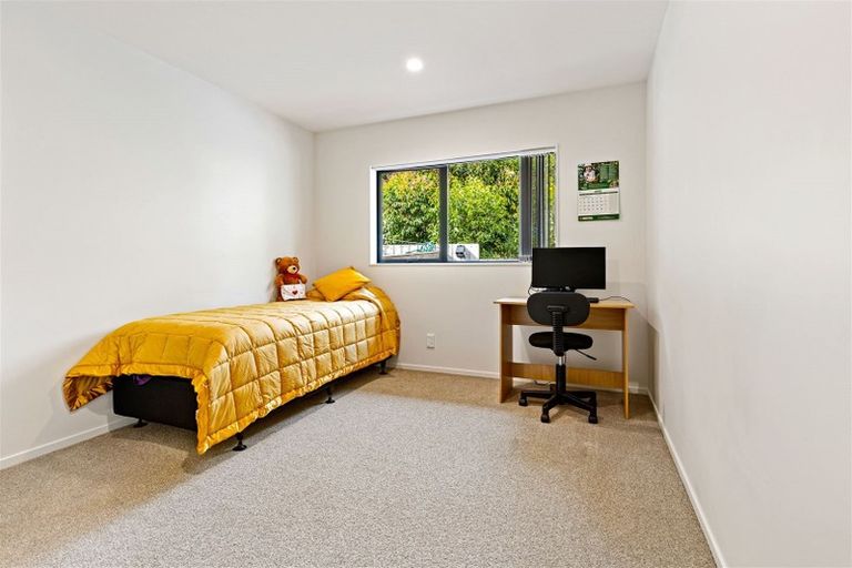 Photo of property in 206c Henderson Valley Road, Henderson, Auckland, 0612