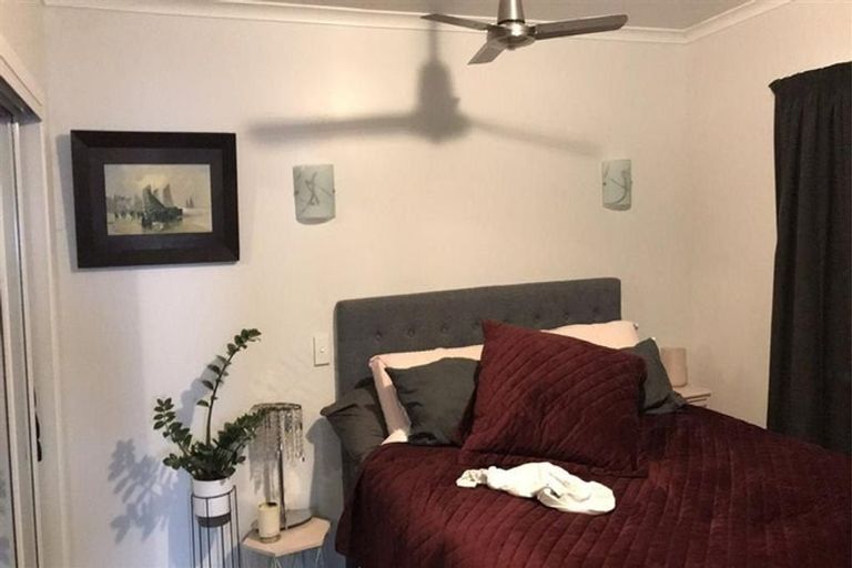 Photo of property in 2/23 Beach Road, Pahurehure, Papakura, 2113