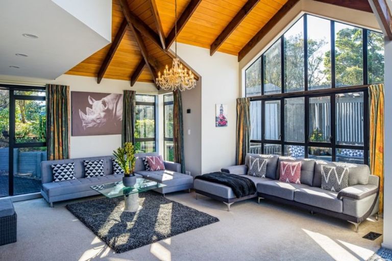 Photo of property in 28a Seaview Road, Paremata, Porirua, 5024