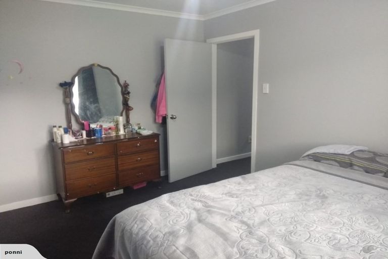 Photo of property in 137 Molesworth Street, Taita, Lower Hutt, 5011