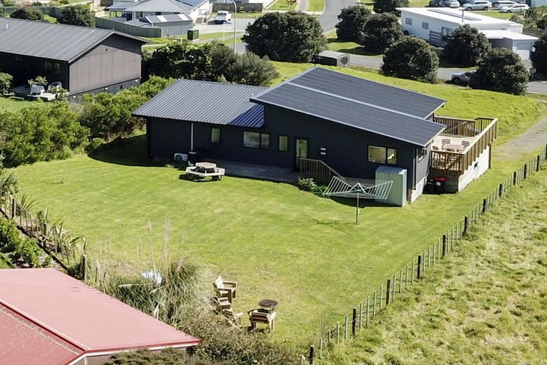 Photo of property in 4 Gillespie Drive, Baylys Beach, Dargaville, 0377