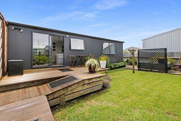 Photo of property in 15a Roore Street, Foxton Beach, Foxton, 4815