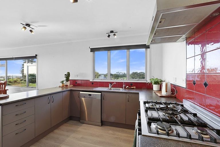 Photo of property in 1467 Mangorei Road, Mangorei, New Plymouth, 4371