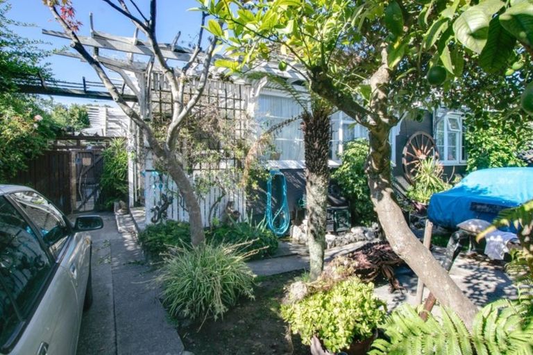 Photo of property in 76 Latham Street, Marewa, Napier, 4110