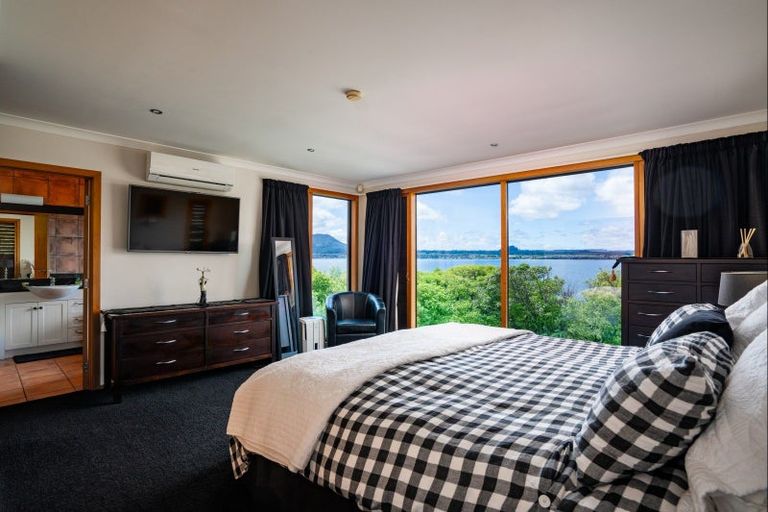 Photo of property in 809 Acacia Bay Road, Acacia Bay, Taupo, 3330